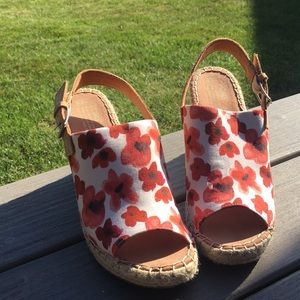 TOMS Summer Wedges